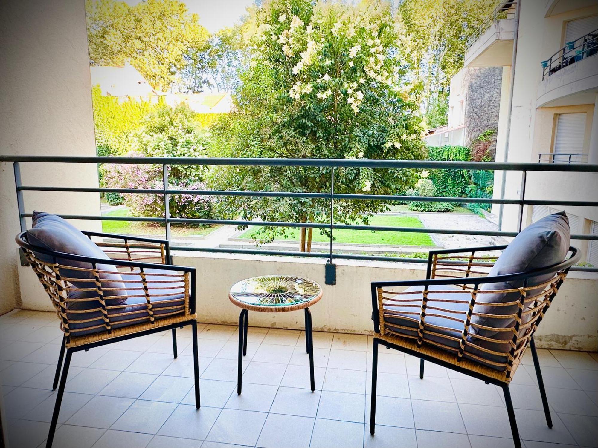 40m2-air Conditioning-elevator-underground Parking-self Checkin! Climatise 40m2-ascenseur-parking Souterrain -arrivee Autonome *